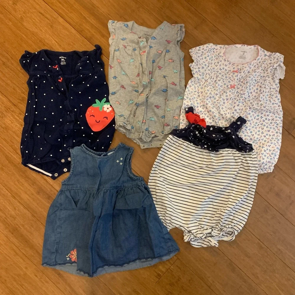 Summer bundle 🍓 🦖 - Picture 1 of 2